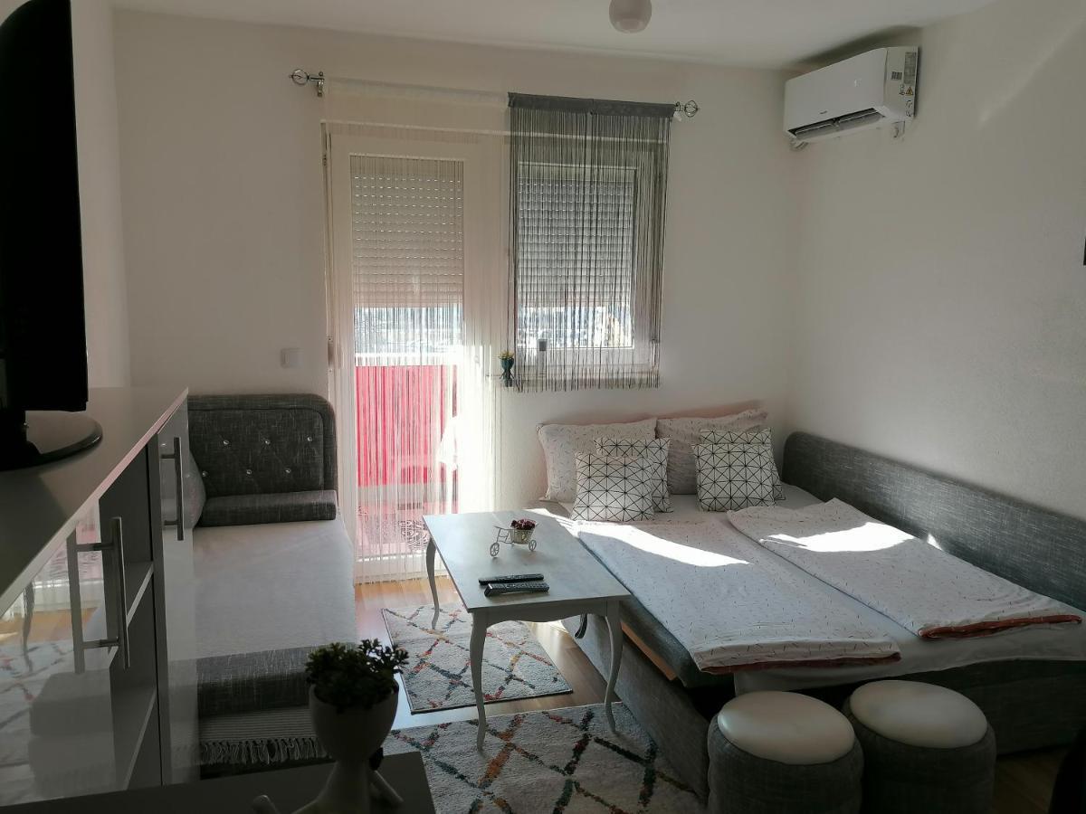 Studio Apartman 체니카 외부 사진